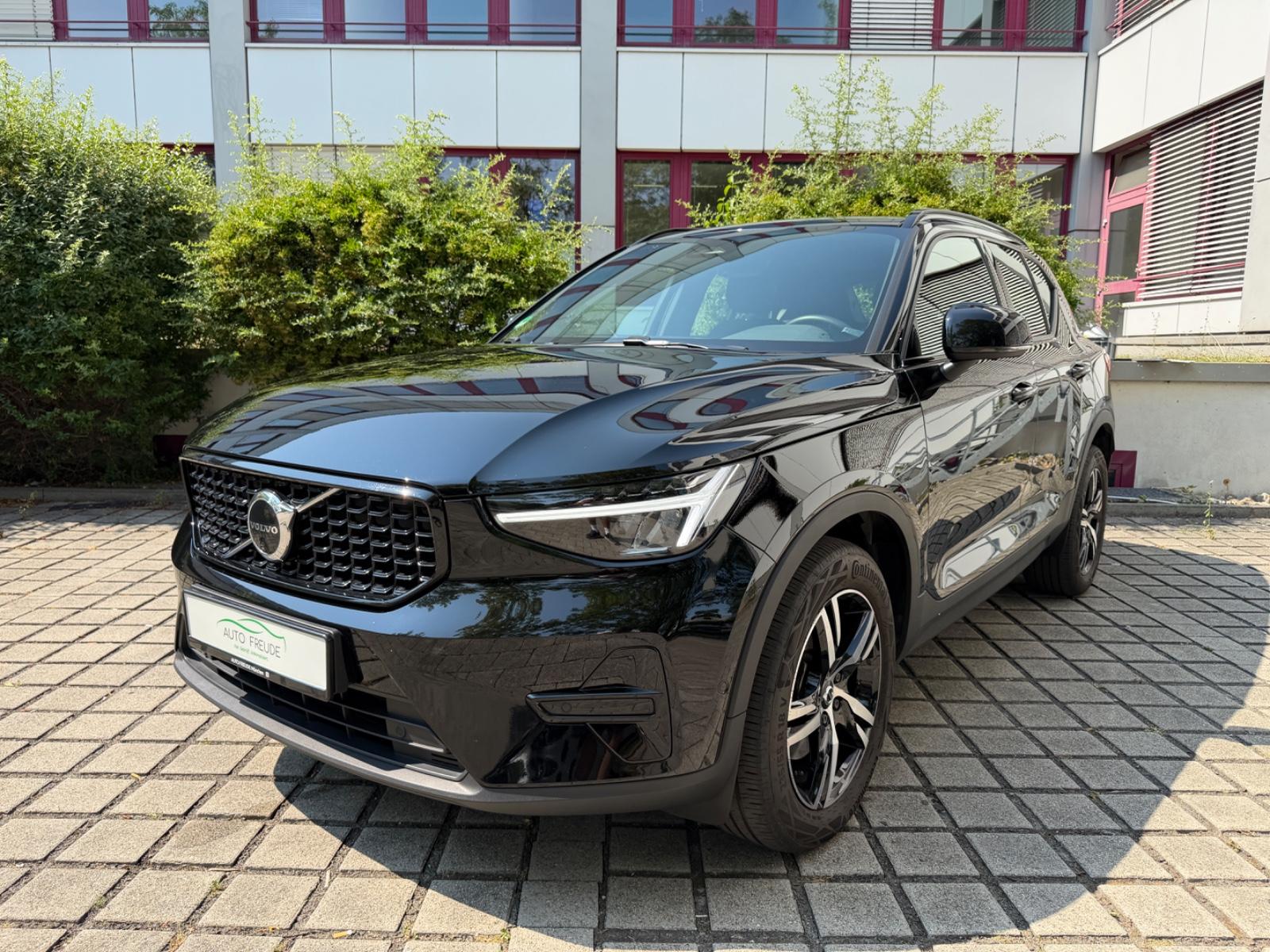 Volvo XC40 B4 Plus Dark 360° AHK ACC H&K Keyless LED