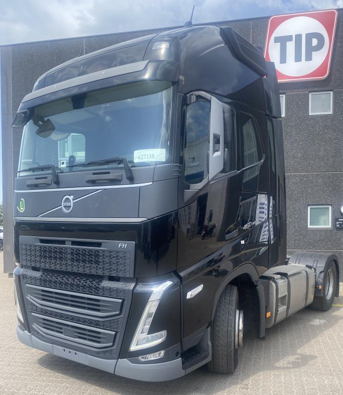 Volvo Vehicle Tractor 4x2 Standard