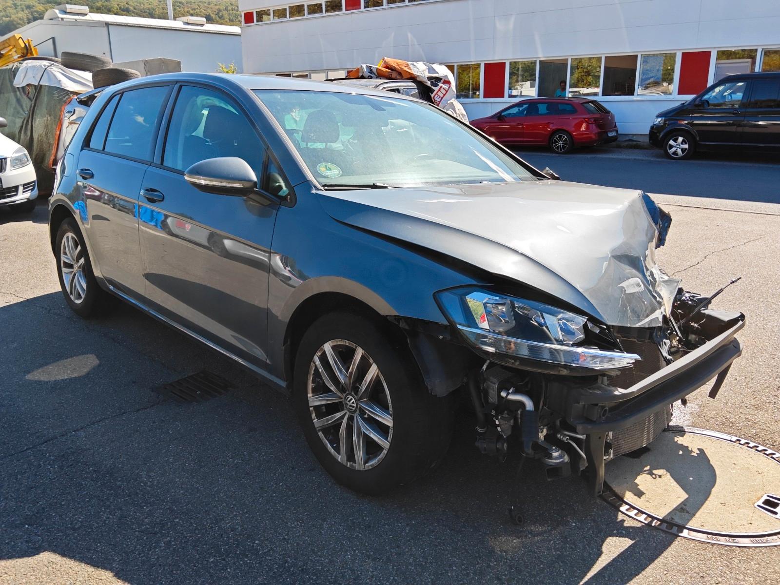 Volkswagen Golf VII Lim. Comfortline BMT/Start-Stop Unfall