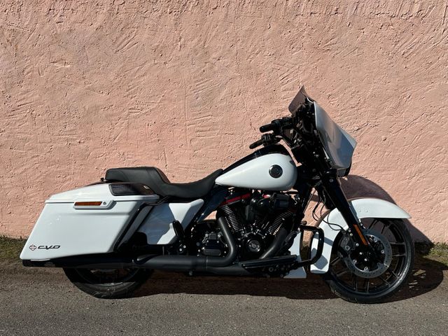 Harley-Davidson STREET GLIDE CVO 5HD1*KLAPPENAUSPUFF*SADDLEMEN++