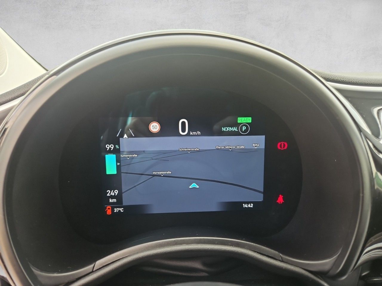 Fahrzeugabbildung Fiat 500 e Icon Navi PDC hinten Batterieprotokoll