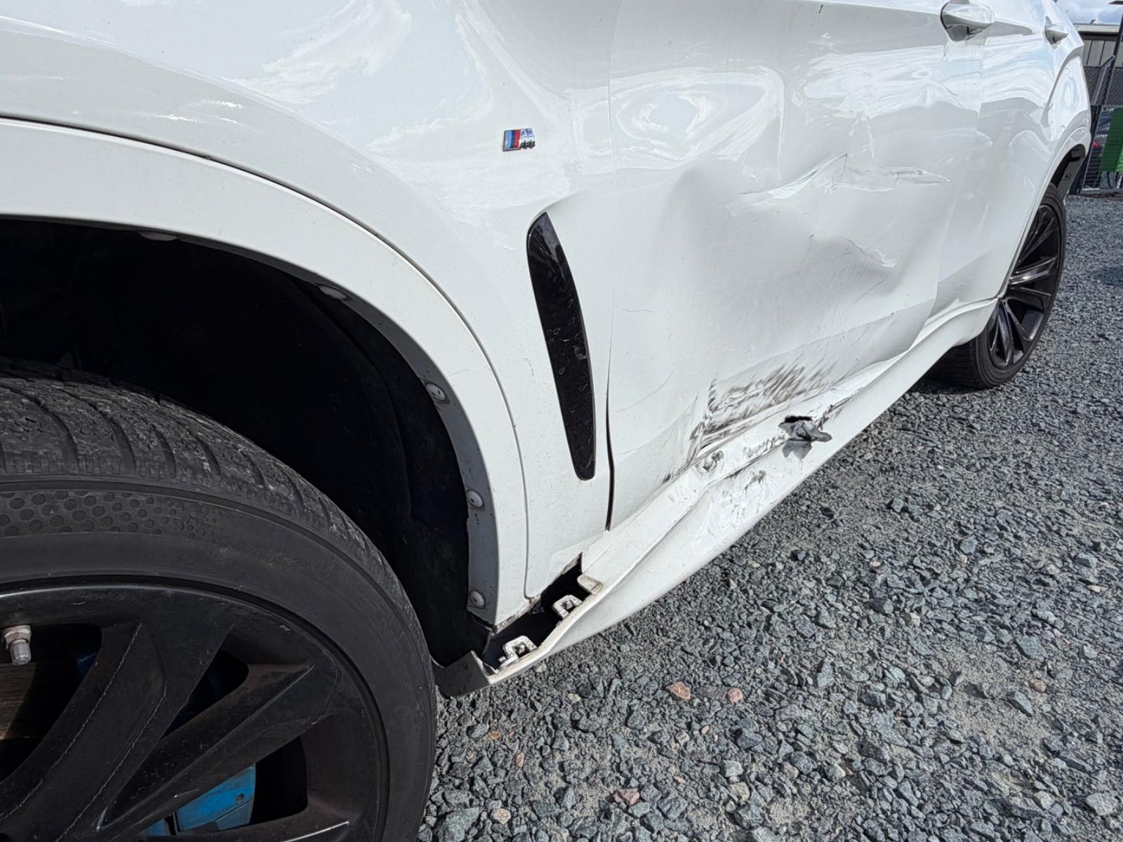 BMW X6 xDrive 50 i  M* Unfallfahrzeug* GSD/Navi/360*