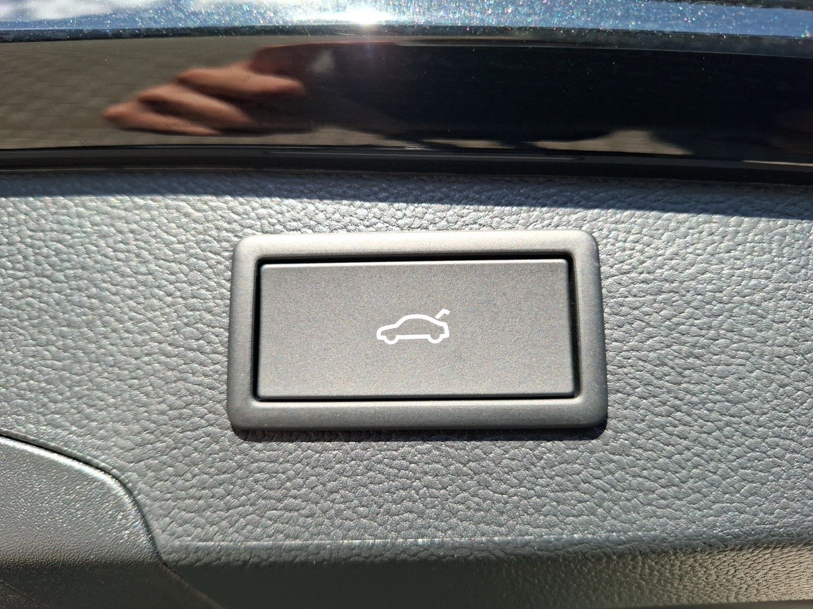 Fahrzeugabbildung Volkswagen Passat Variant TDI Elegance DSG Matrix AHK Navi