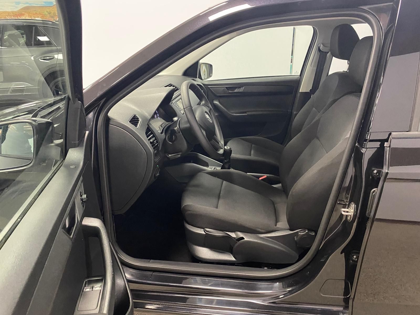 Fahrzeugabbildung SKODA Fabia 1.0 MPI Cool Edition Metallic+KLIMA+HU NEU