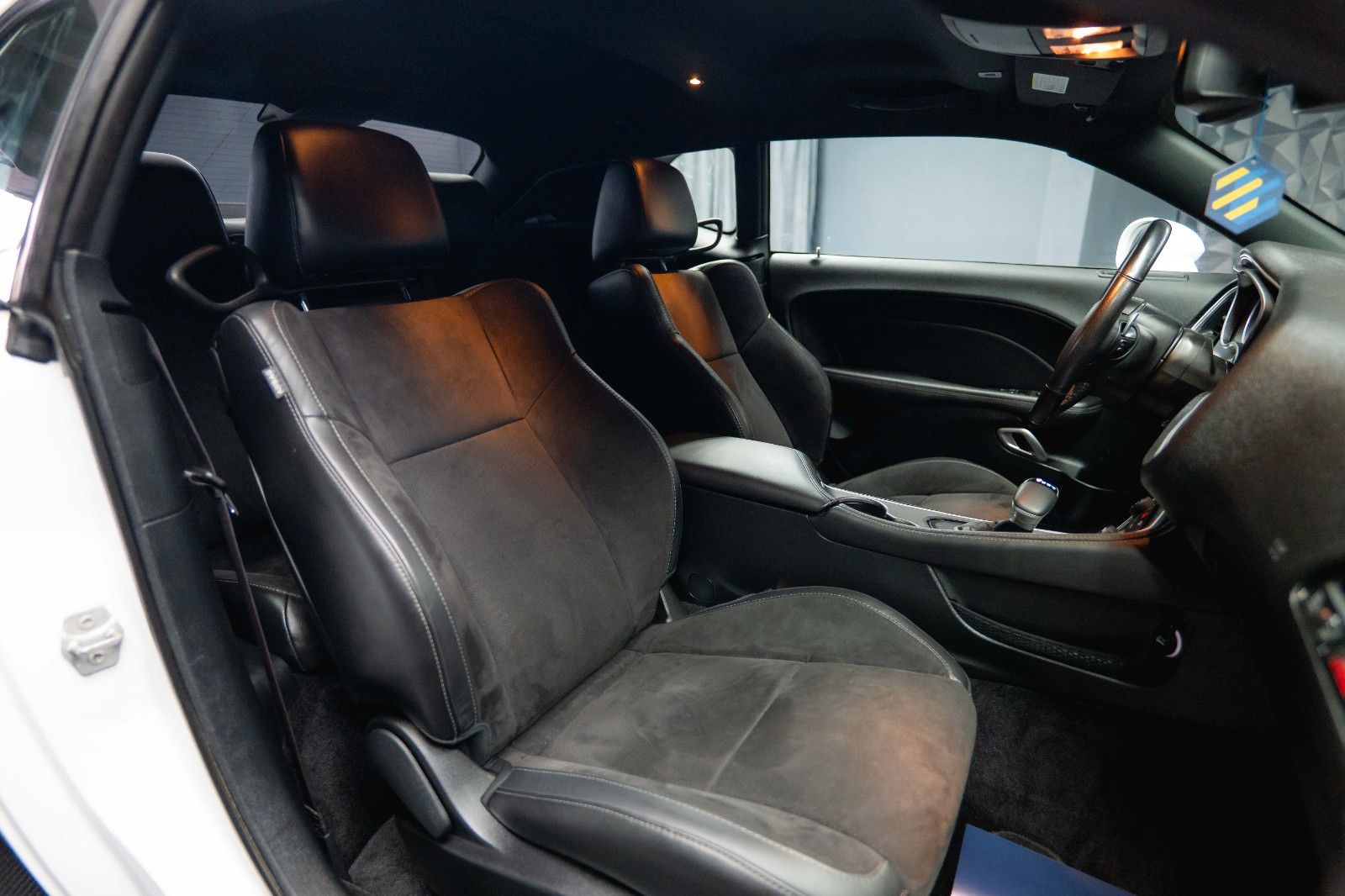 Fahrzeugabbildung Dodge Challenger 6.4 V8 SRT 392 R/T SCAT PACK Perform.