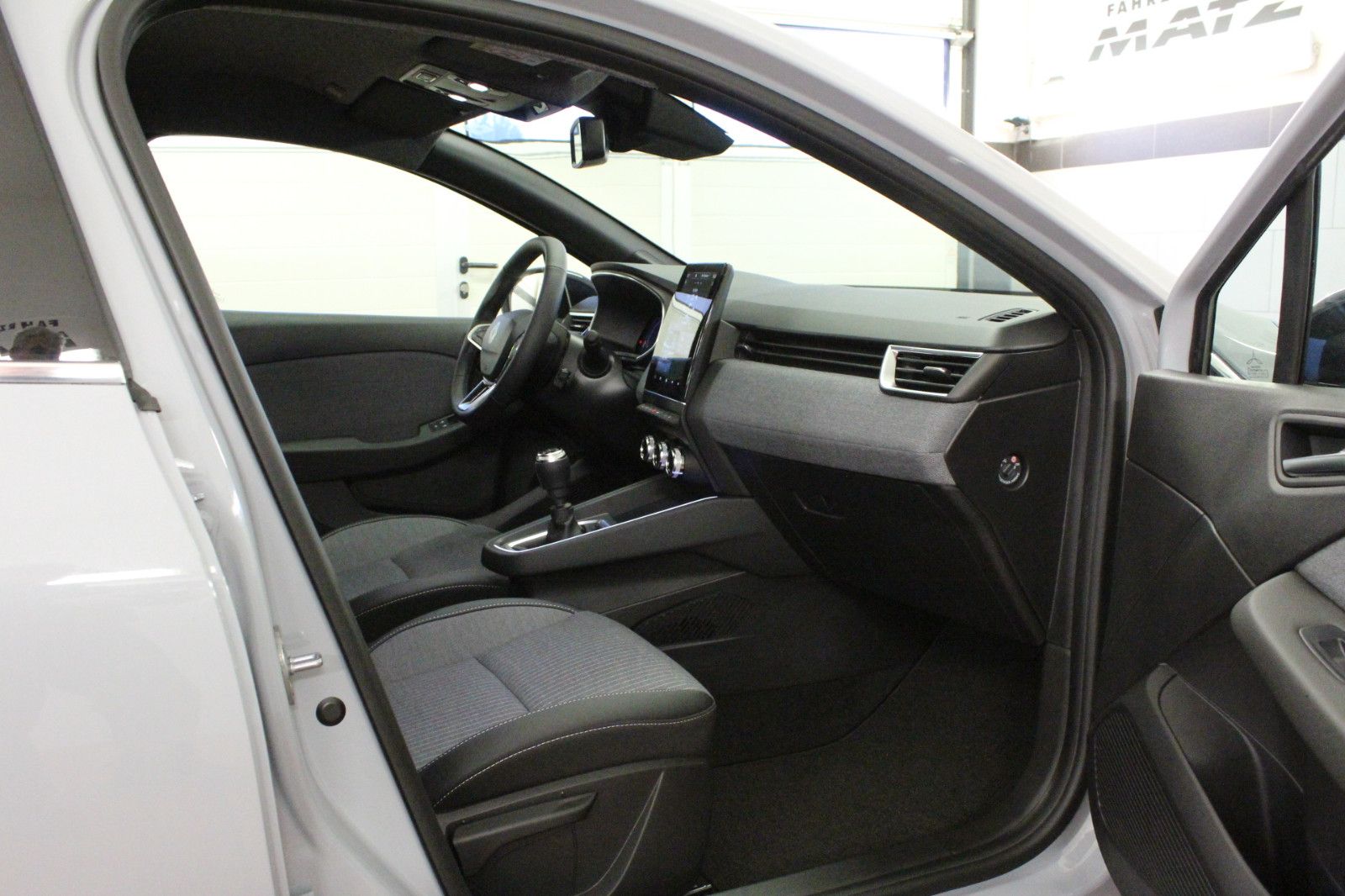 Fahrzeugabbildung Renault Clio TCe 90 Techno *Look-Paket*Winter-Paket*Bose