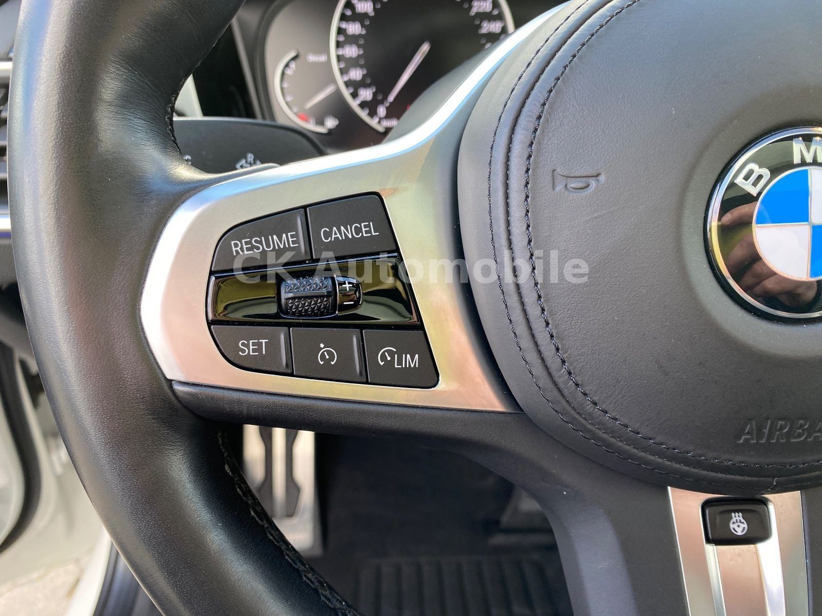 Fahrzeugabbildung BMW 320d Lim. M-Sport/Shadow-Line/Navi/Leder/LED/Kam