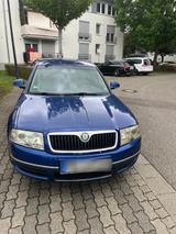 Skoda Auto skoda superb - Skoda Superb in Freiburg