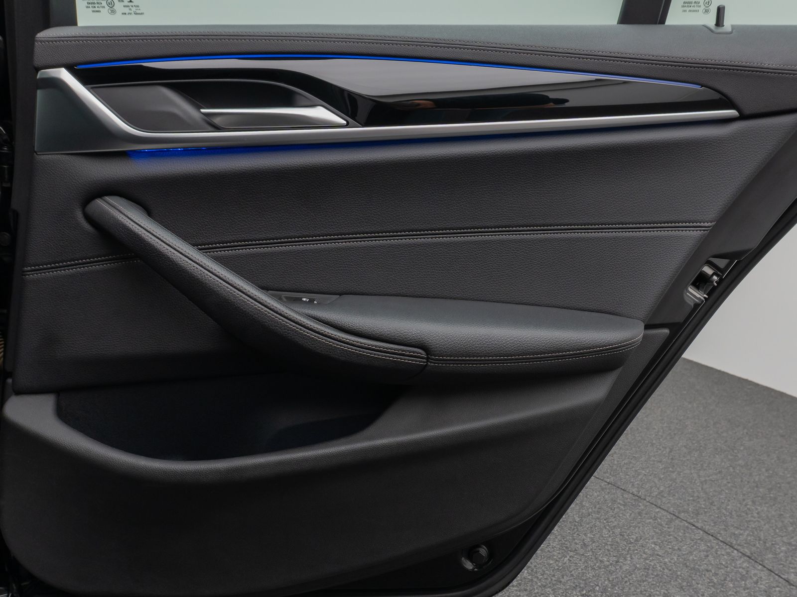 Fahrzeugabbildung BMW 530d LuxuryLine Kamera Laser HUD DAB ACC Komfort