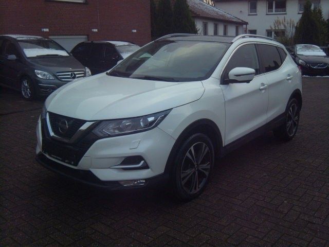 Nissan Qashqai N-Connecta+Xenon+LED+AHK+Pano+SHZ+360Kam