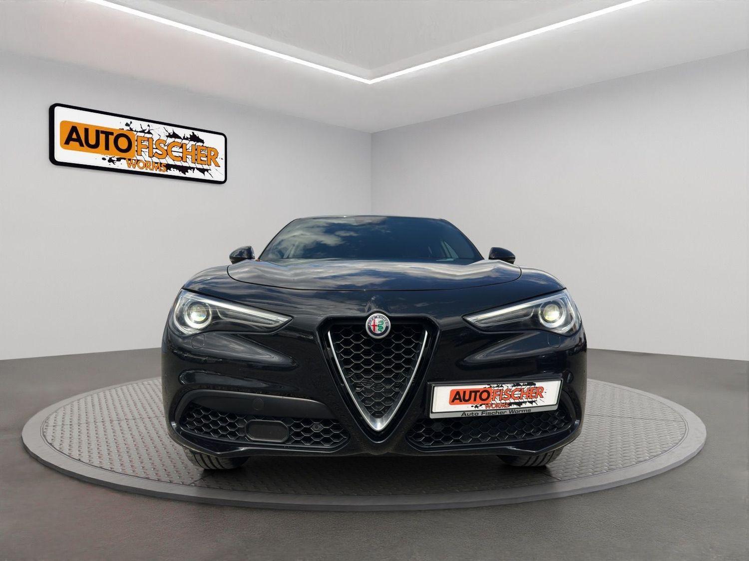 Alfa Romeo Stelvio Super Q4*AHK*Kamera*Sport-Paket*3D Navi*