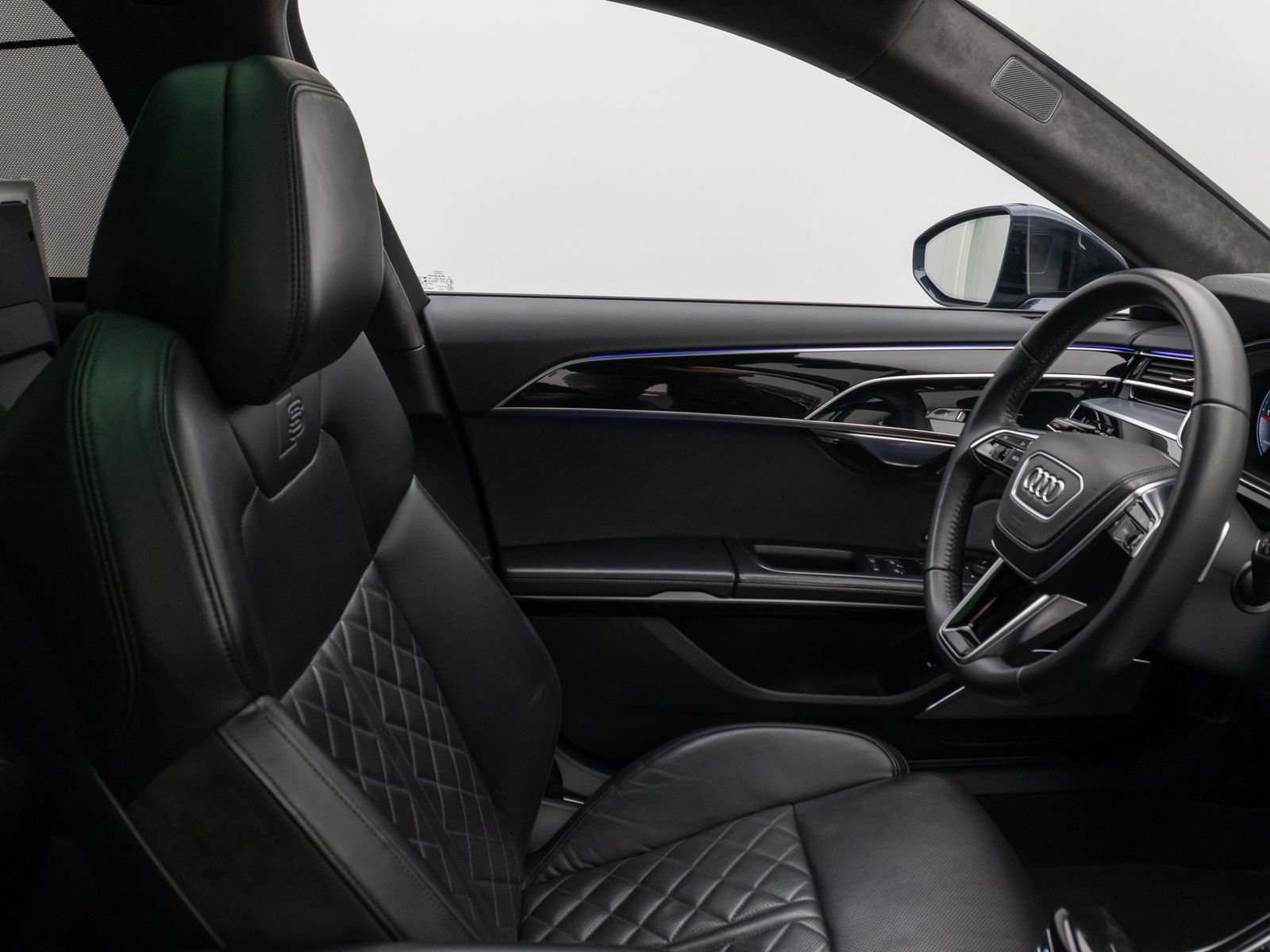 Fahrzeugabbildung Audi A8 50 TDI quattro S-Line Pano B&O Fond Entertain
