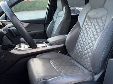 Audi Q7 - 7