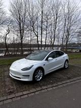 Tesla Model 3 Hinterradantrieb RWD RWD - Tesla Gebrauchtwagen in Duisburg