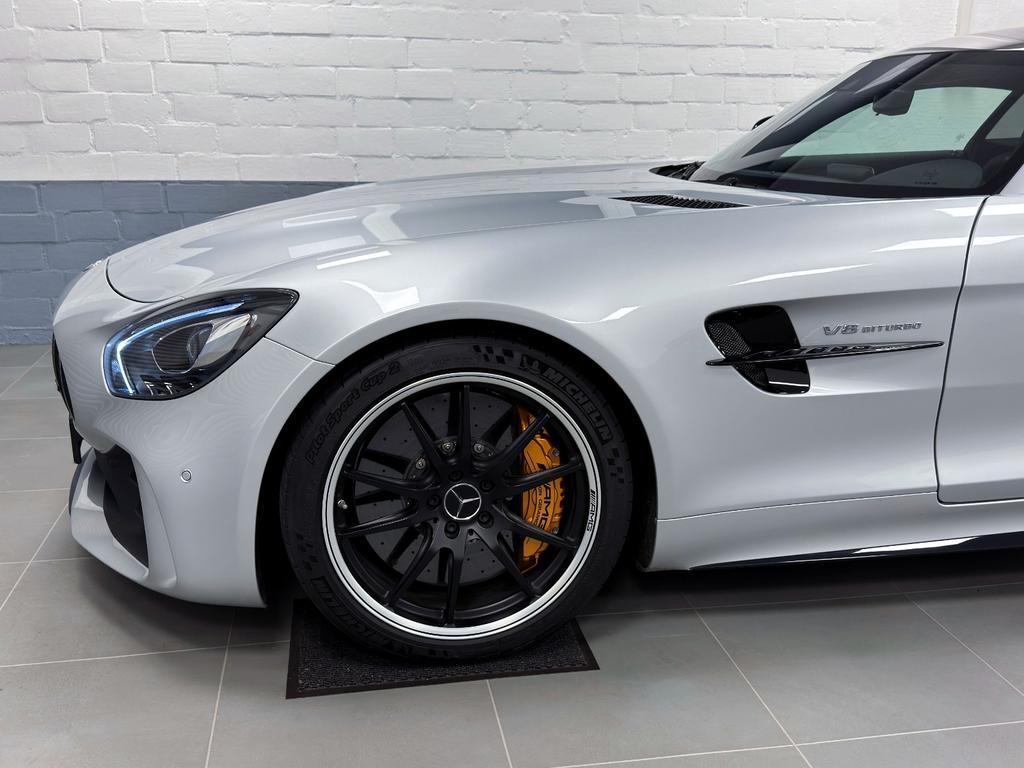 Mercedes-Benz AMG GT R