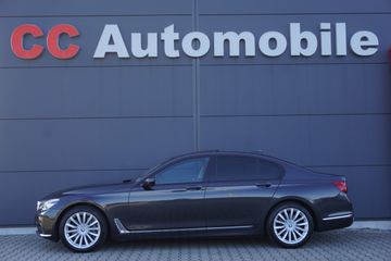 BMW 750 - 1