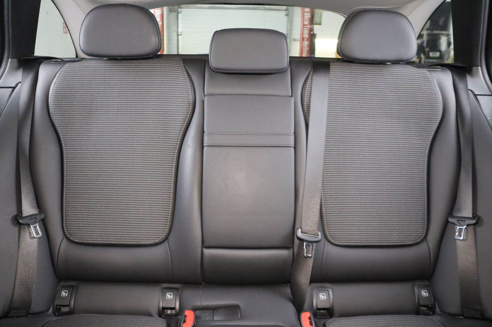 Fahrzeugabbildung Mercedes-Benz C 220 d 4-MATIC Avantgarde T-Modell