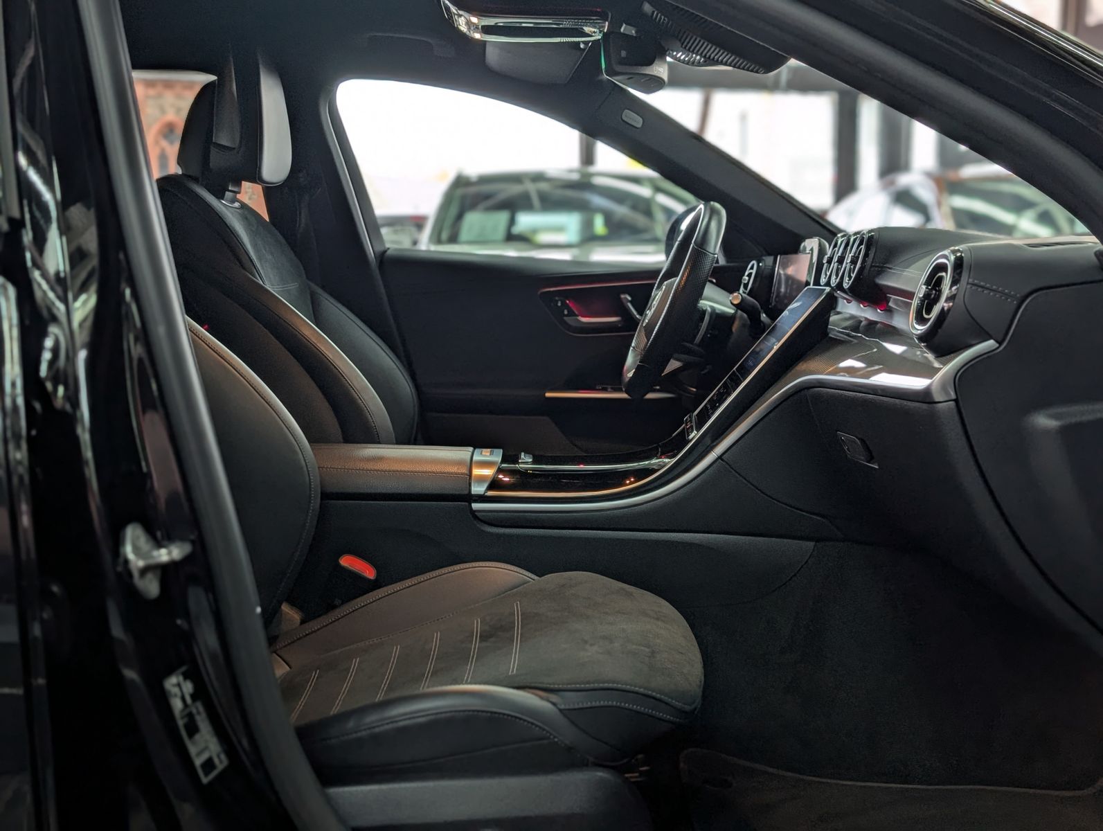 Fahrzeugabbildung Mercedes-Benz C 220 d AMG Night DIG. LIGHT MEMO IHC+ LEDER KAM