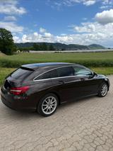 Mercedes-Benz CLA 220 Shooting Brake CLA 220 4MATIC DCT Sh... - mit Benzin-Antrieb: Braun, Kombi
