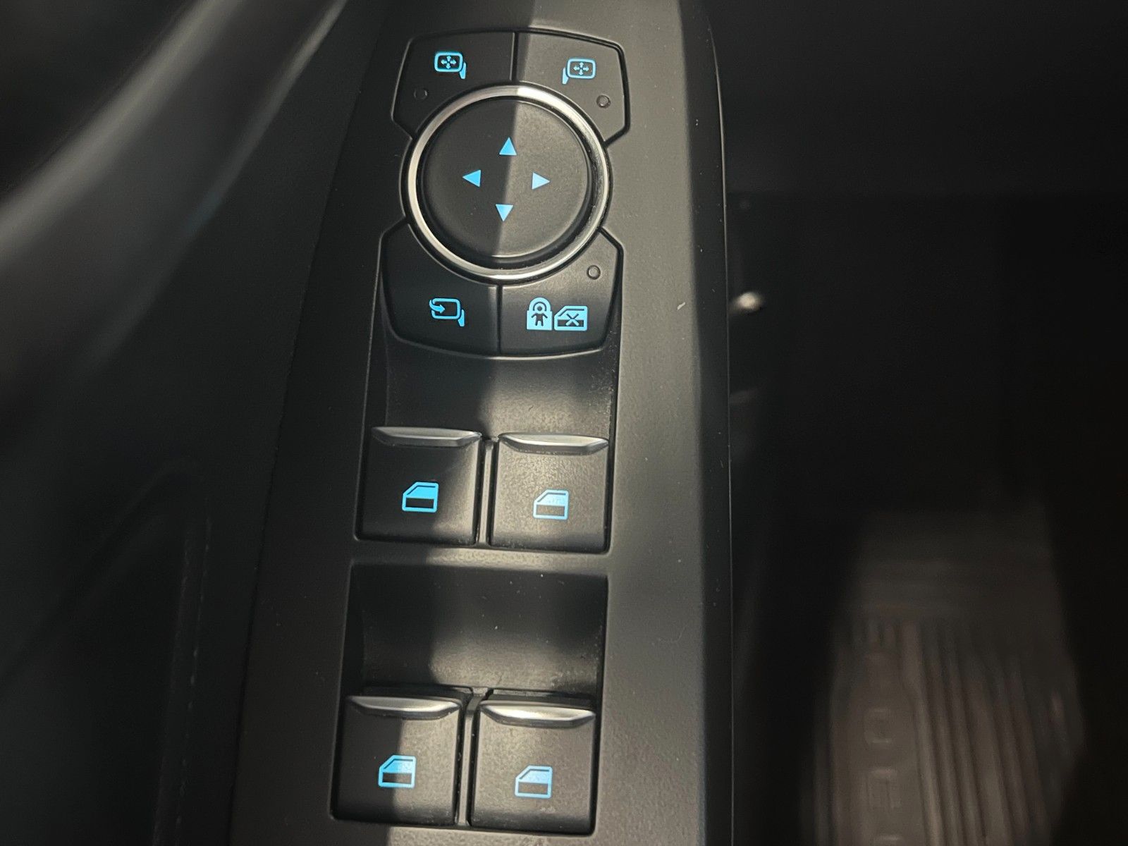 Fahrzeugabbildung Ford Focus ST-Line X LED CAM NAVI WinterPaket uvm.