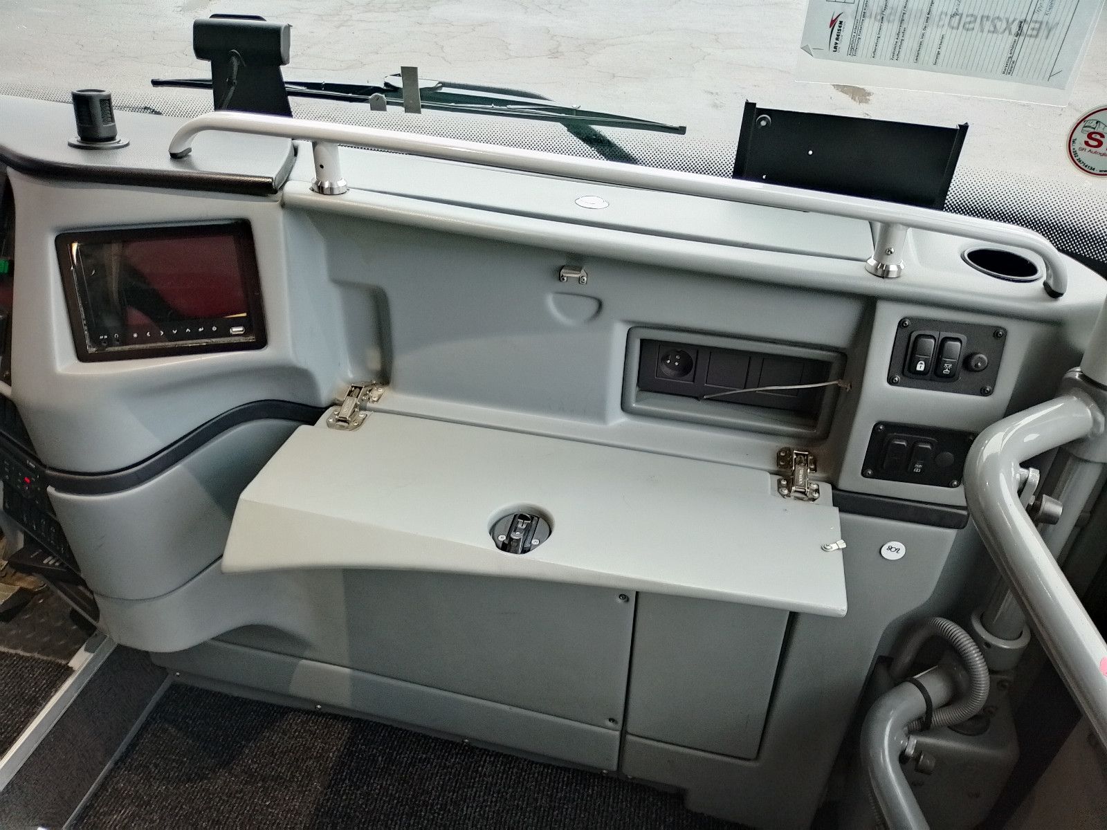 VANHOOL  2018 - Image 19 of 50