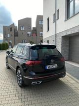Volkswagen Tiguan 2.0 TDI DSG R-Line /Großes Navi/ 20Zoll - : Geländewagen, Grosse