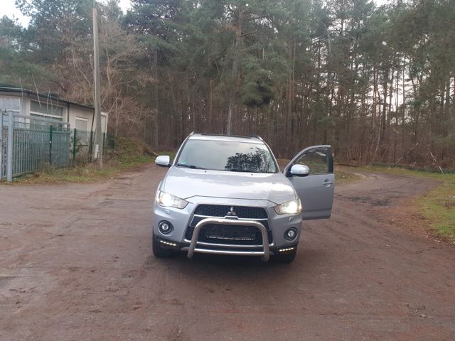 Mitsubishi Outlander Instyle 4WD automtik 7sitze