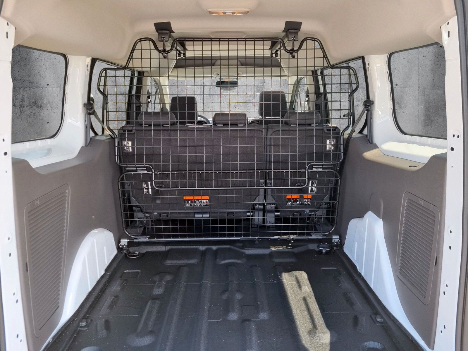 Fahrzeugabbildung Ford Transit Connect Kombi lang Trend