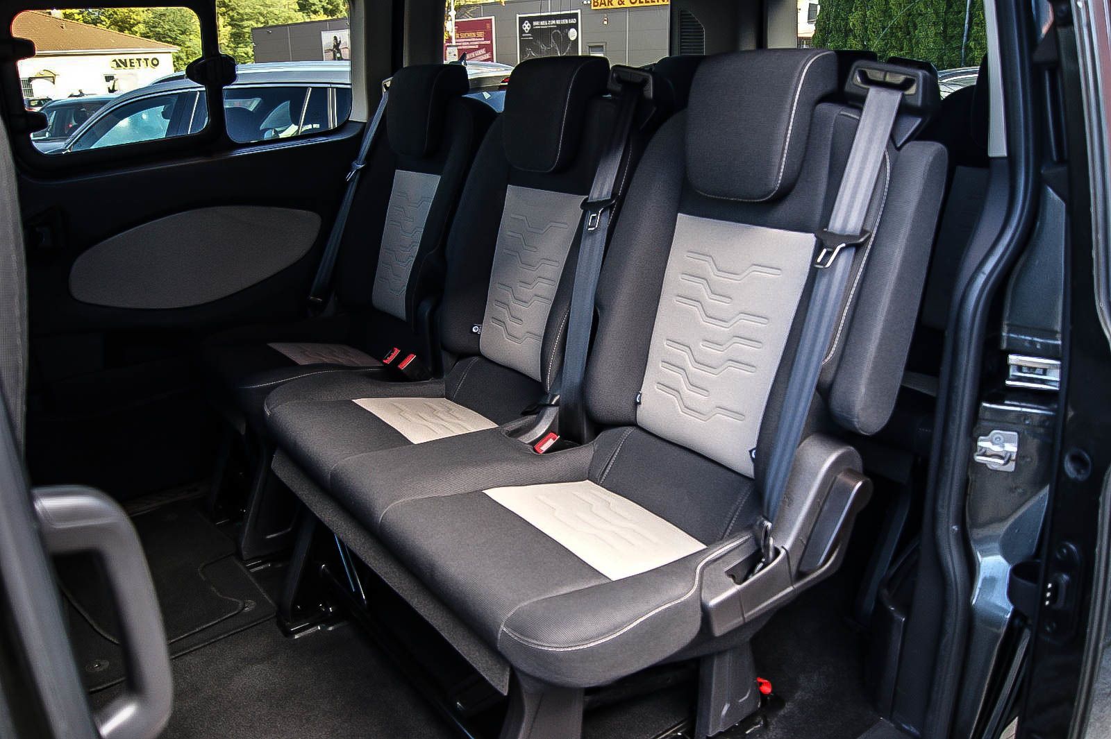 Fahrzeugabbildung Ford Tourneo Custom 2.0TDCi Auto 8-SITZE NAVI 1.HAND