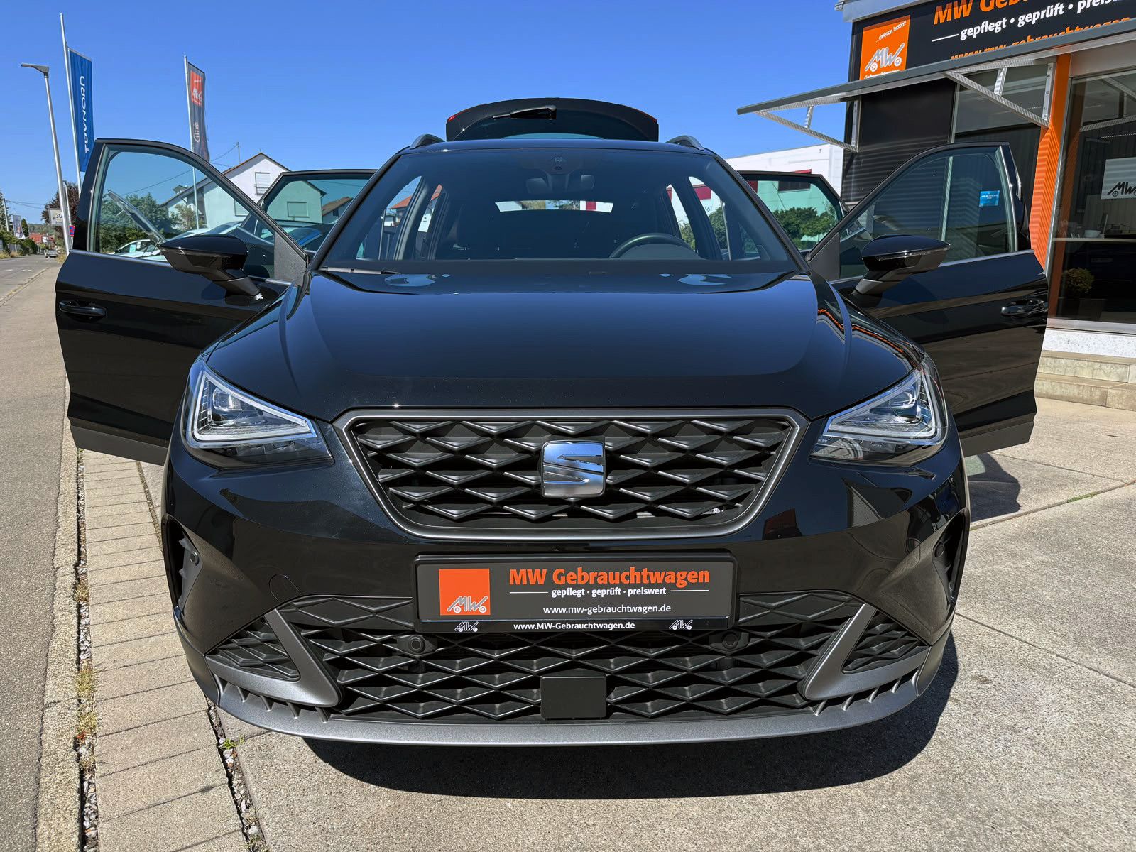 Fahrzeugabbildung SEAT Arona 1.0 TSI DSG FR LED NAV KAM PDC ACC AHK
