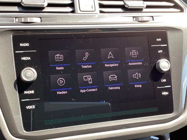 Fahrzeugabbildung Volkswagen Tiguan TDI Active DSG LED Navi ACC AHK SHZ