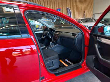 Skoda Octavia Combi Drive *LED*AHK*Klima*Sitzh*