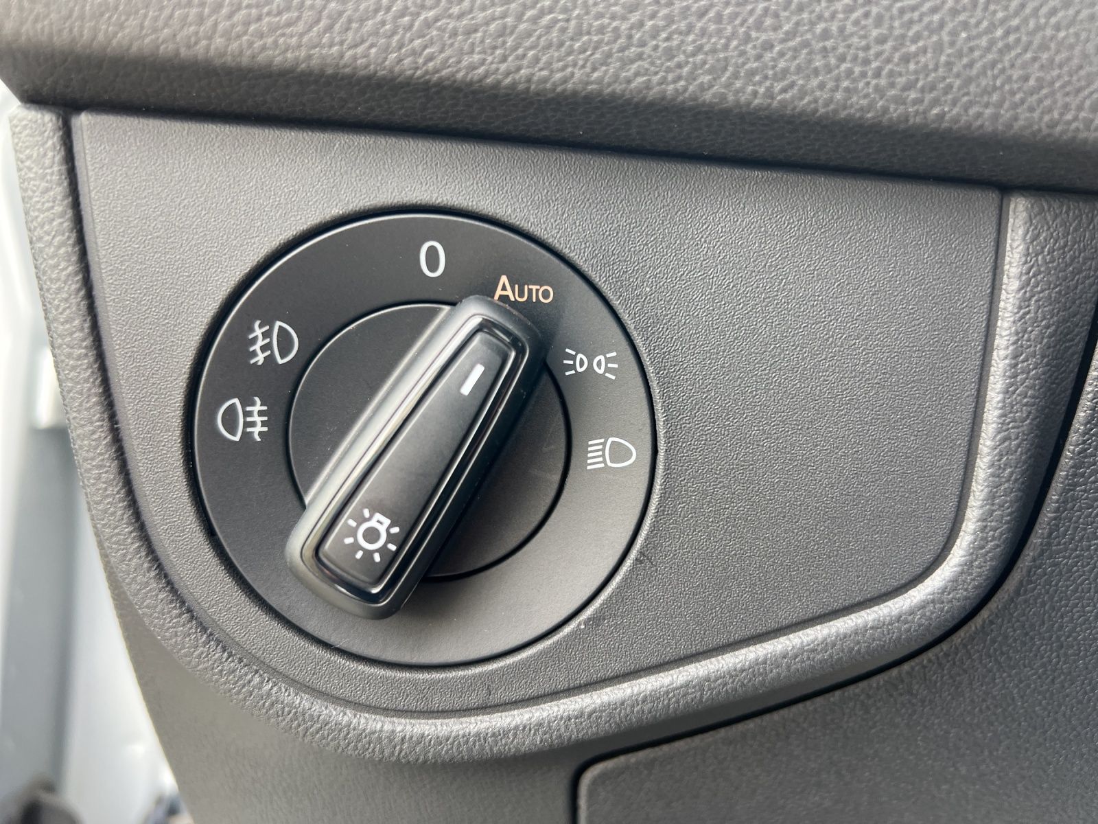 Fahrzeugabbildung Volkswagen Polo TSI Style DSG Matrix Navi AID ACC PDC SH