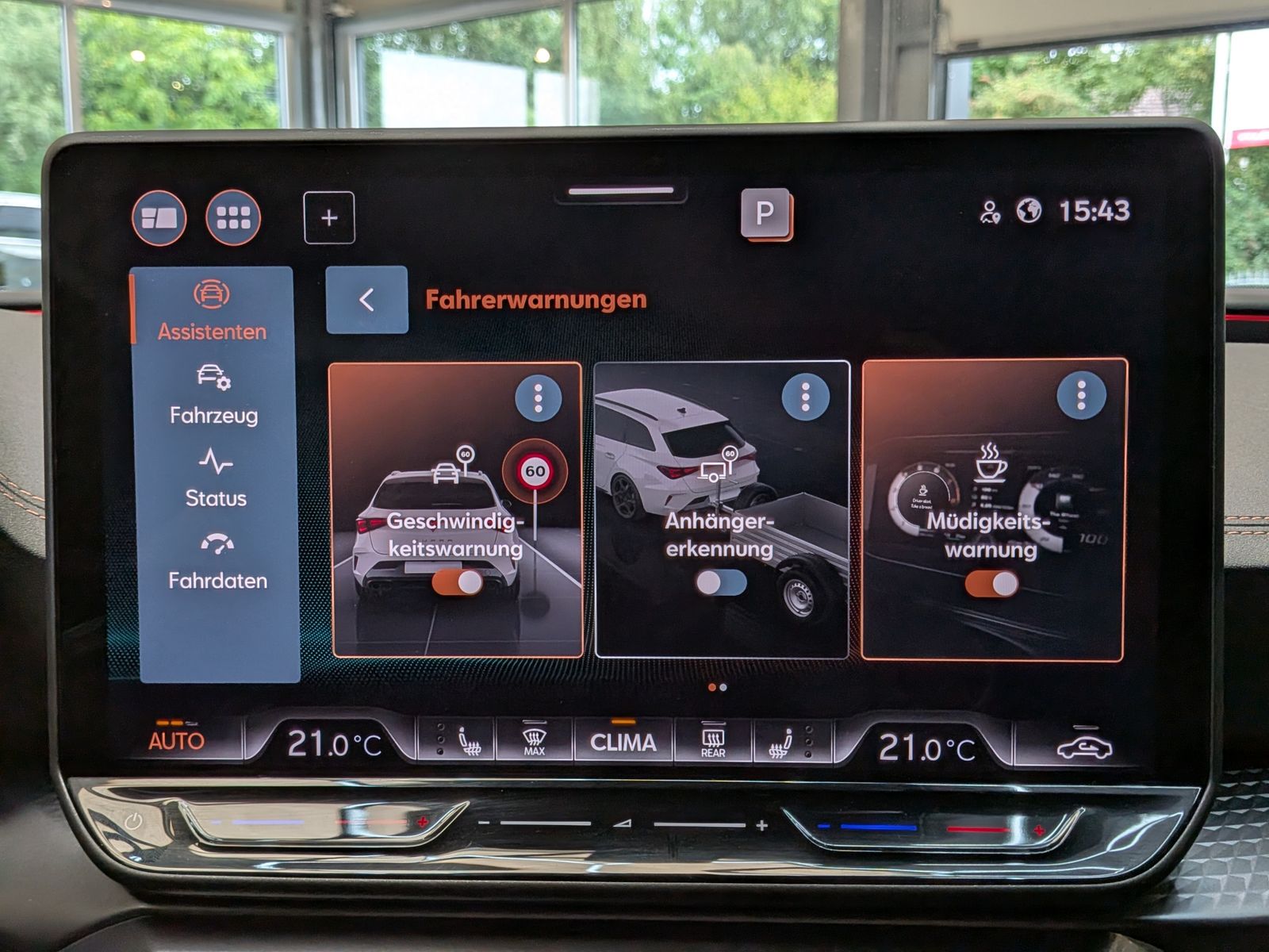 Fahrzeugabbildung CUPRA Leon 1.5 eTSI DSG DYNAMIC-EDGE-PAKET*CAM*AHK*18"