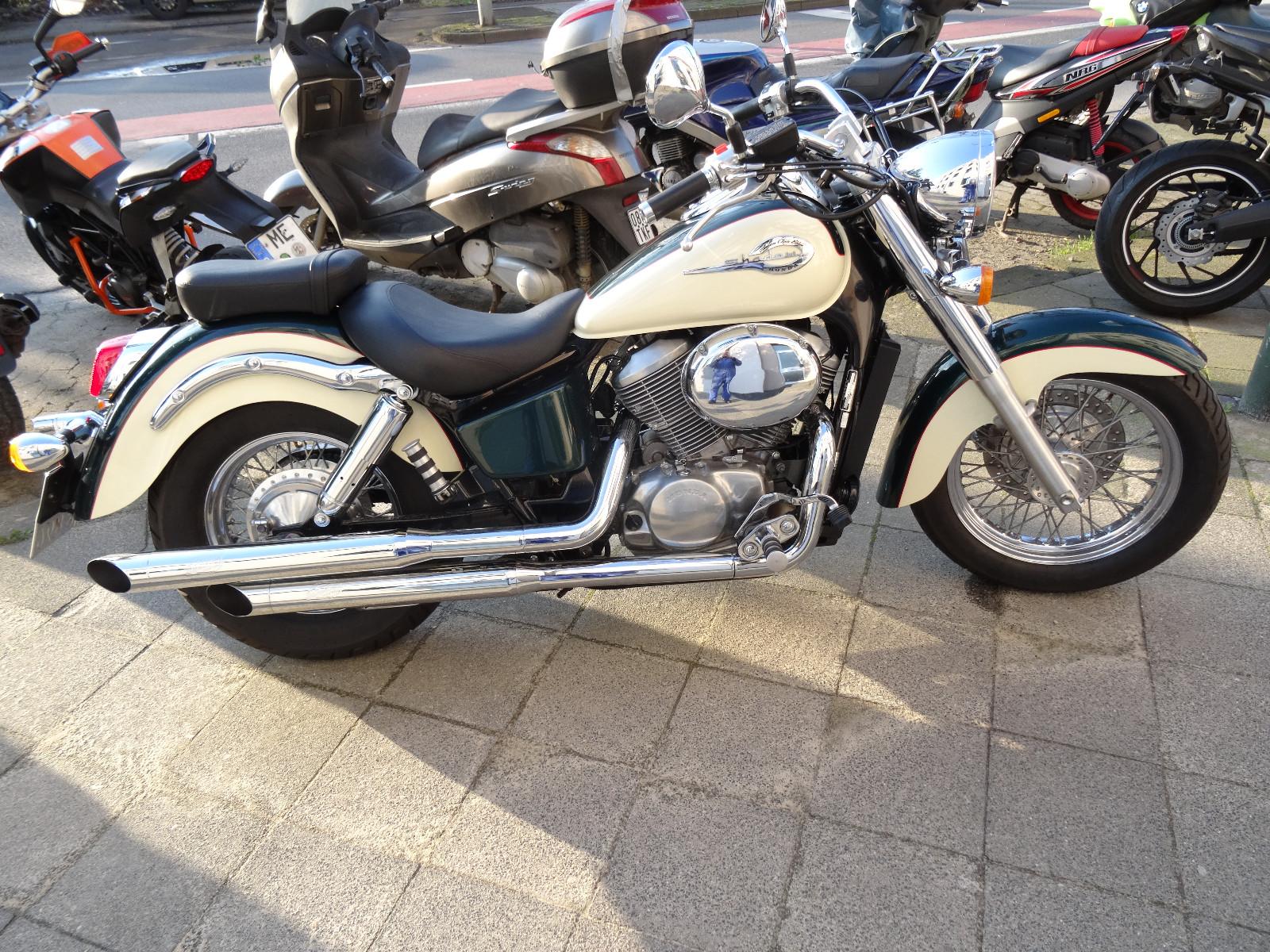 Honda VT750C