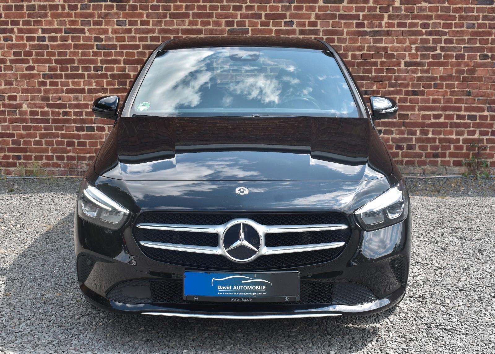 Mercedes-Benz B 180 1HAND NAVI LED SPUR PARK ASSIST TEMPOMAT