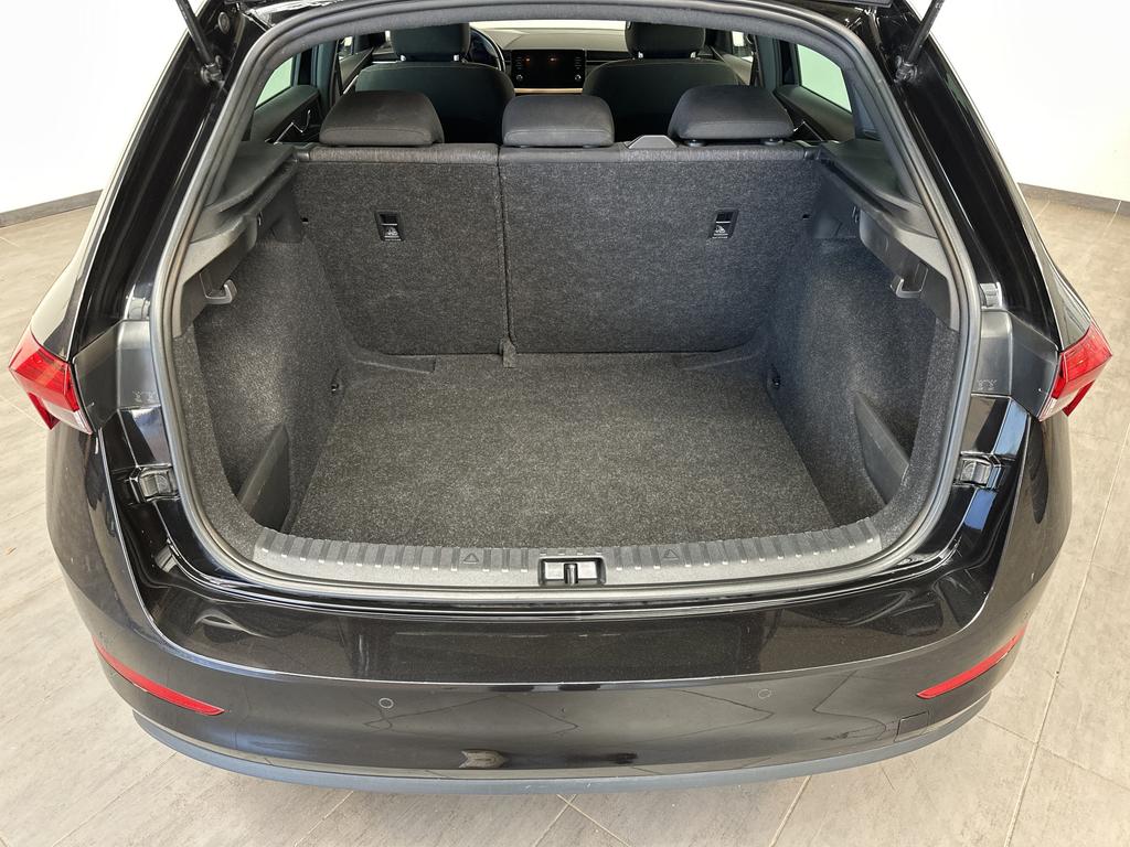Skoda Scala 2023 г. Чёрный, пробег 49750 км