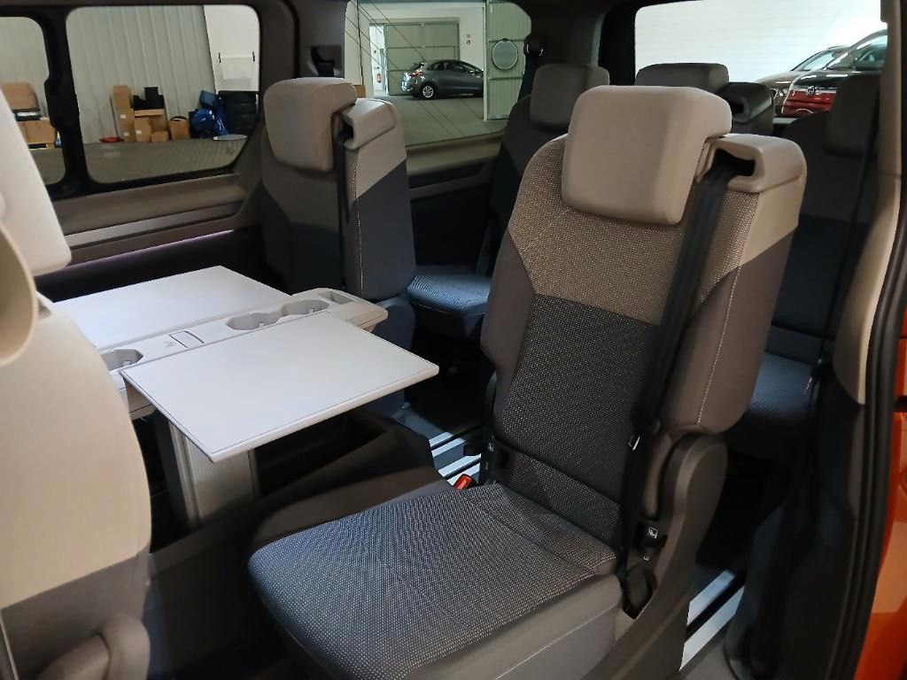 Fahrzeugabbildung Volkswagen T7 Multivan Edition lang Pano ACC vis-a-vis AHK