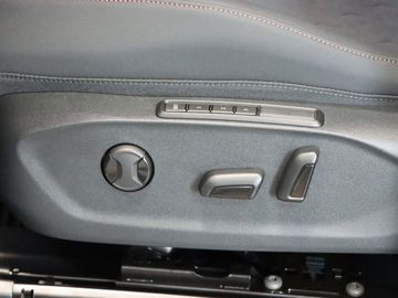 Fahrzeugverkauf 10 Cupra Terramar 1.5 eTSI AHK 360Grad HeadUP DCC