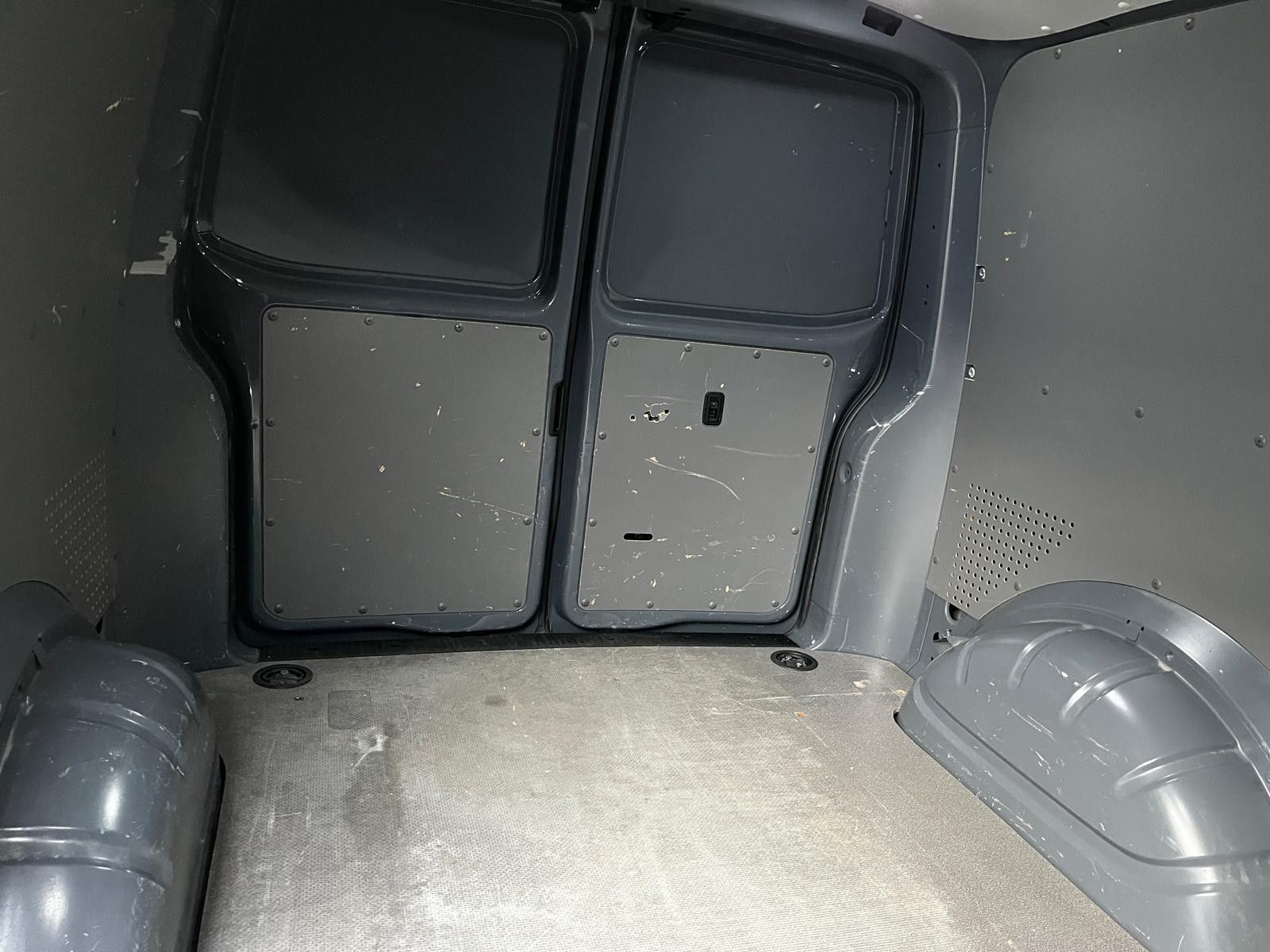 Fahrzeugabbildung Volkswagen T6 Transporter NAVI AHK KLIMA