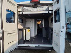 Adria Twin 640 SGX Edition,180 PS, Automatik MJ26