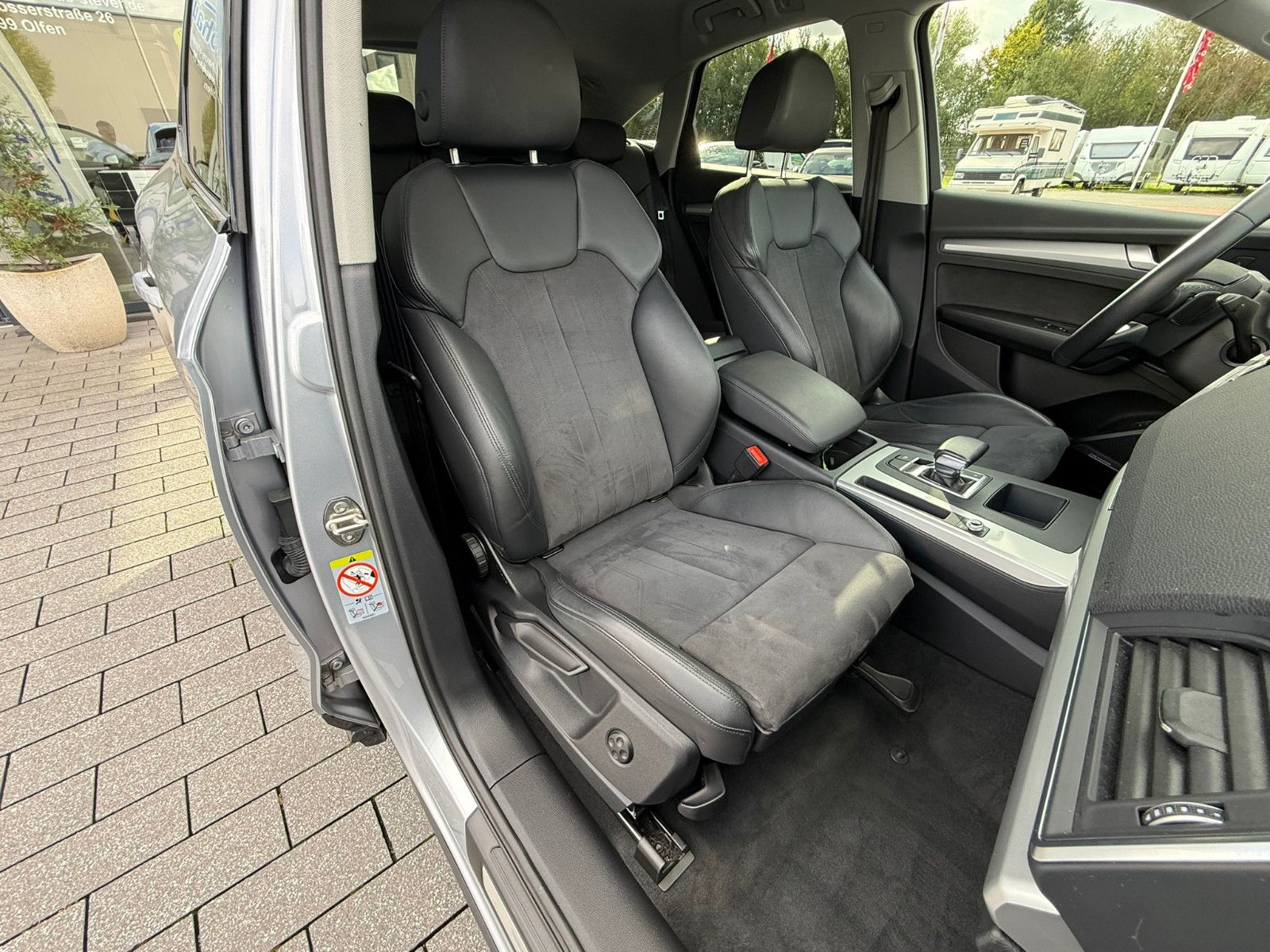 Fahrzeugabbildung Audi Q5 Sportback 40 TDI quattro advanced