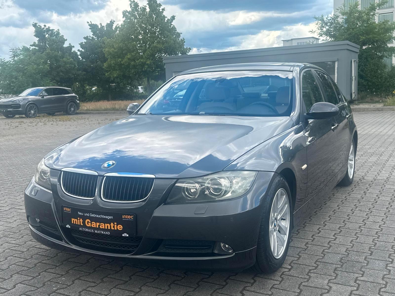 BMW 320d/NAVI/LEDER/PDC/SCHECKHEFT