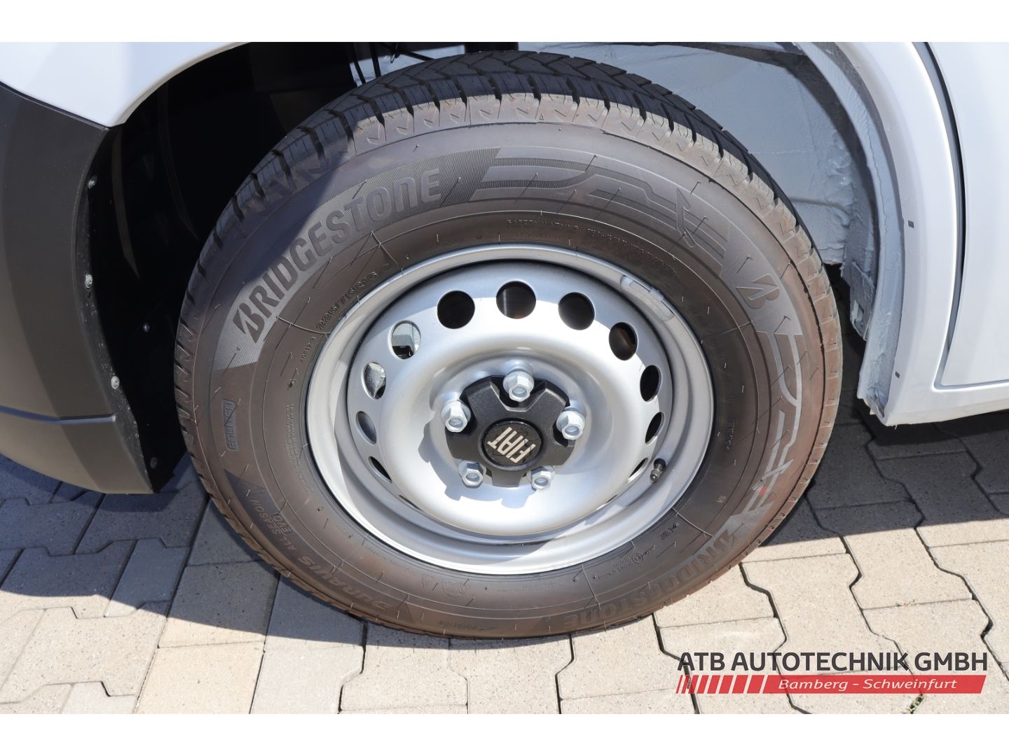 Fahrzeugabbildung Fiat Ducato Serie 2 MY26 KaWa L3H2 3,5T Diesel 140 AT