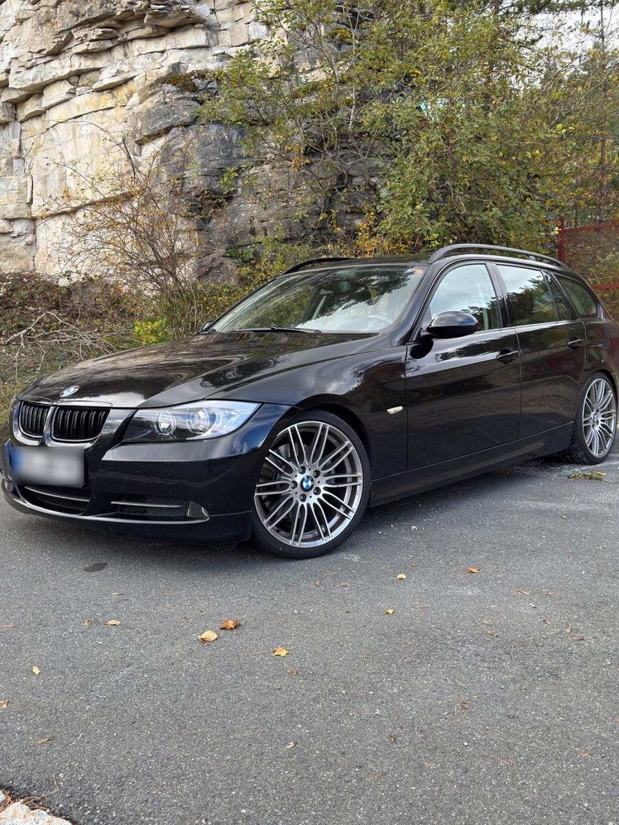 BMW 330