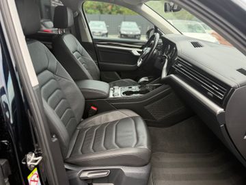 Volkswagen Touareg - 11