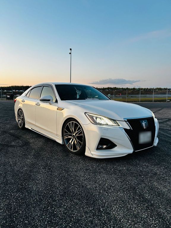 Image of Toyota Crown