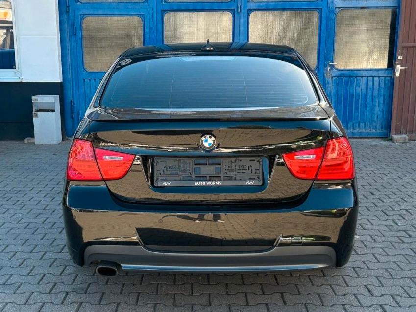 BMW 320i 2.0 170ch PACK M BVM Shadow line Sièges sport Toit ouvrant - 2EME MAIN