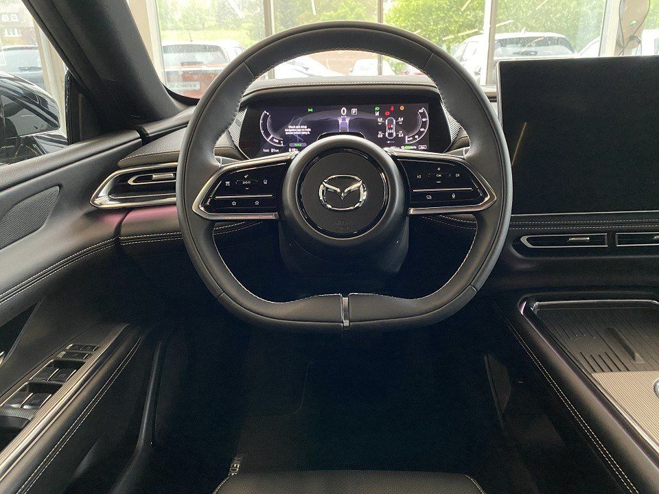 Mazda 6E EV Takumi Long Range bis zu 6.000 € Umweltprä imagem 3