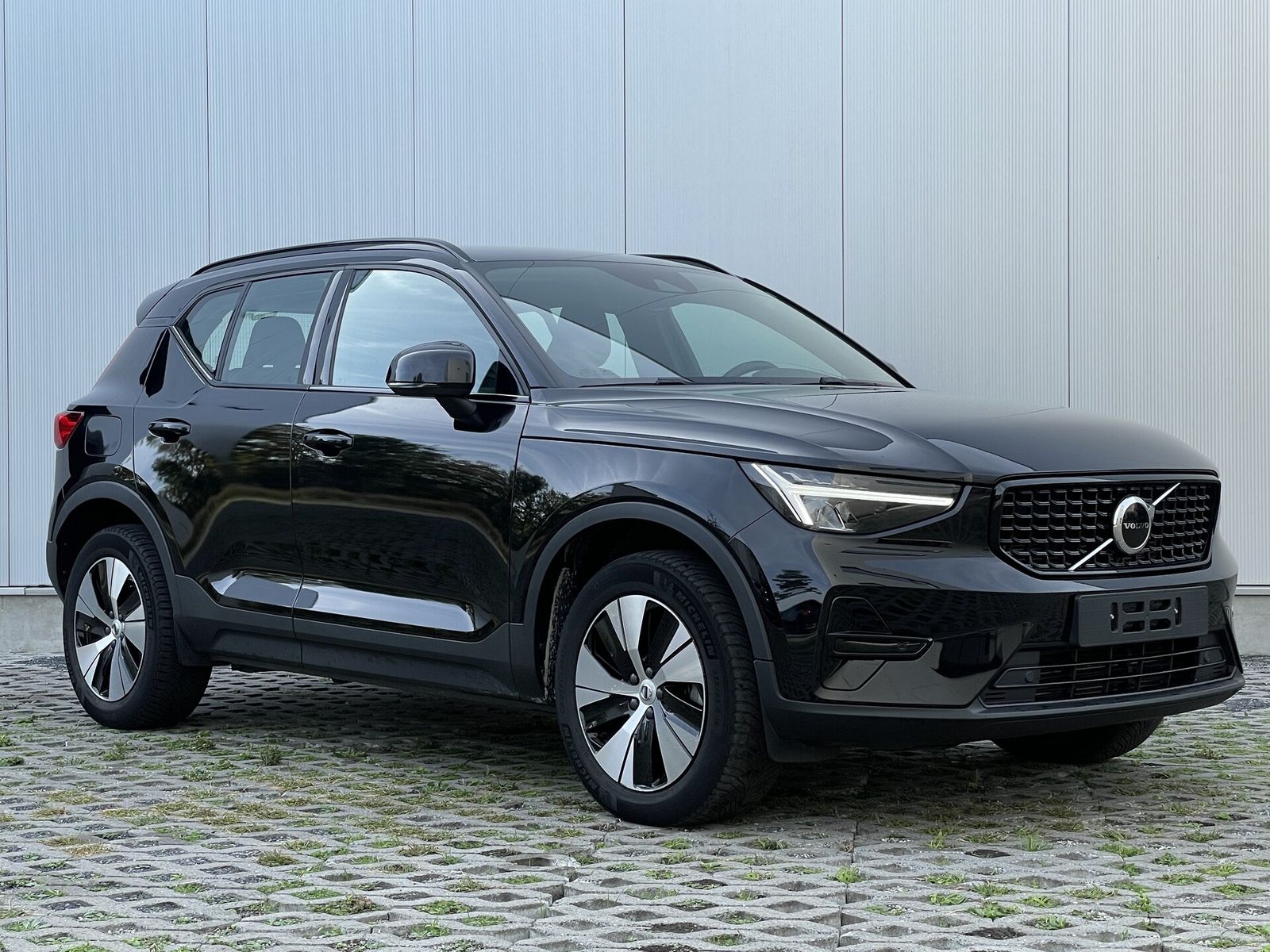 Volvo XC40 T4 Plus Dark CAM CC HK MEM HEAT 18" imagem 2